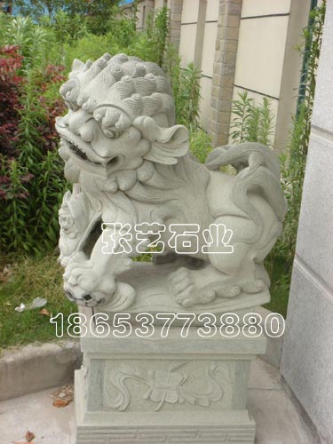 石雕石獅子