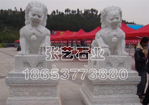 石雕石獅子