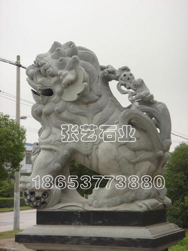石雕石獅子