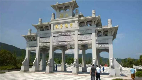 石雕牌坊