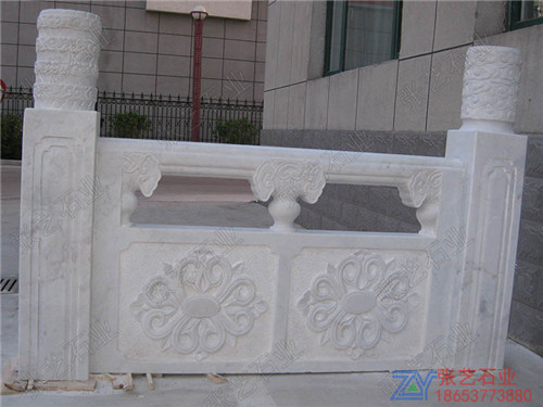 小區(qū)內(nèi)漢白玉石欄桿制作