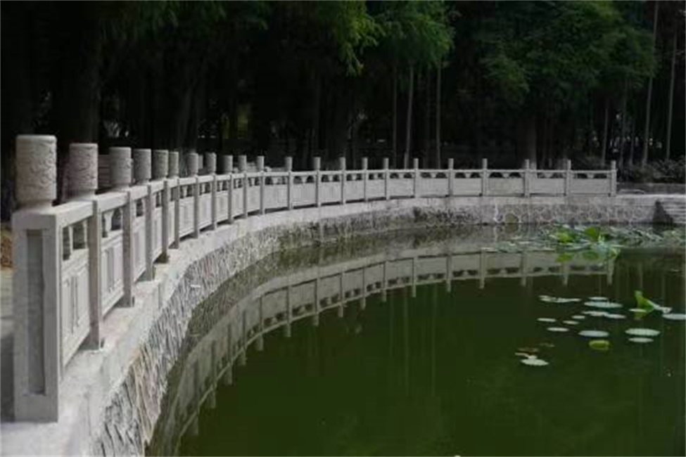 石欄桿
