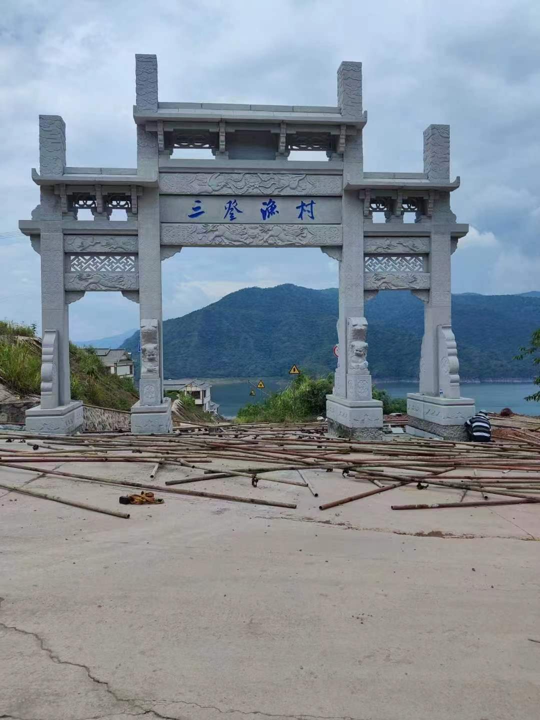 濟(jì)寧石雕牌坊